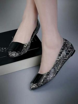 CK經(jīng)典款單鞋 舒適與時(shí)尚的完美結(jié)合